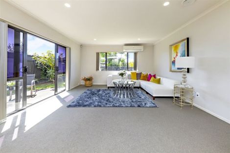 Photo of property in 10 Moravale Lane, Flat Bush, Auckland, 2016