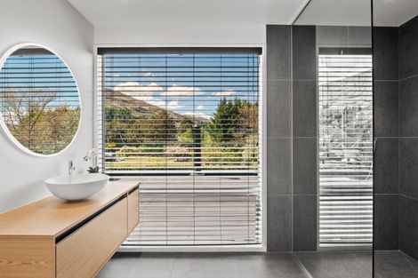 Photo of property in 17 Mathias Terrace, Arthurs Point, Queenstown, 9371