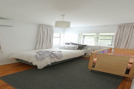 Photo of property in 30 Eastglen Road, Glen Eden, Auckland, 0602