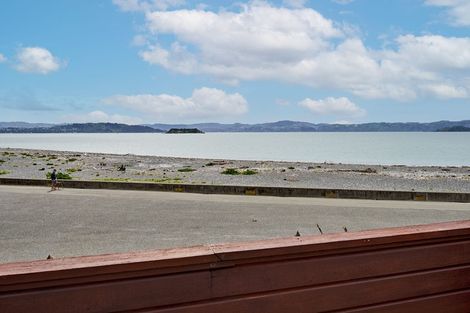 Photo of property in 259 Marine Parade, Eastbourne, Lower Hutt, 5013