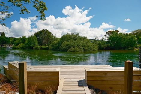 Photo of property in 40 Takinga Street, Mourea, Rotorua, 3074