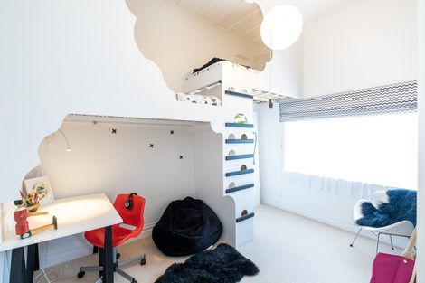 Photo of property in 4 Kinross White Street, Napier South, Napier, 4110