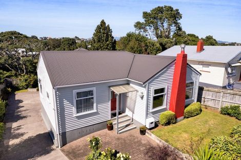 Photo of property in 24 Ngaio Street, Strandon, New Plymouth, 4312