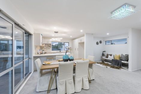 Photo of property in 2 Dhaka Lane, Ranui, Auckland, 0612