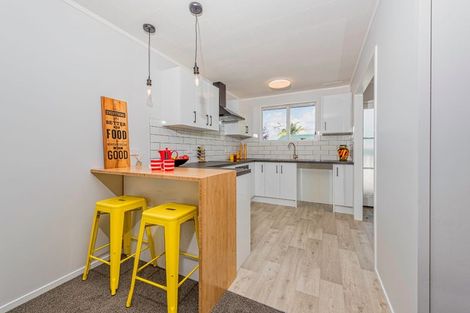 Photo of property in 1/26 Kemp Road, Massey, Auckland, 0614