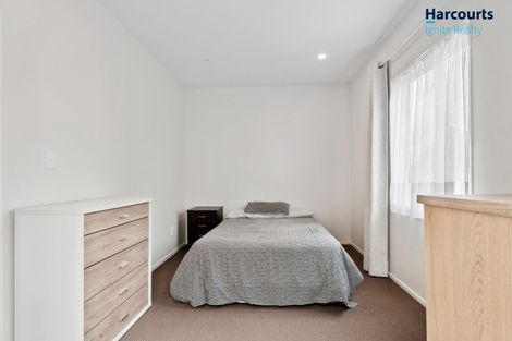 Photo of property in 11 Stitchbird Crescent, Papakura, 2110