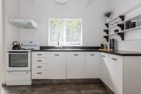 Photo of property in 2/54 Hungerford Road, Houghton Bay, Wellington, 6023