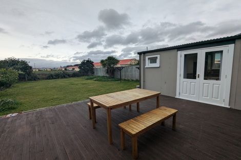 Photo of property in 99 Endeavour Street, Lyall Bay, Wellington, 6022