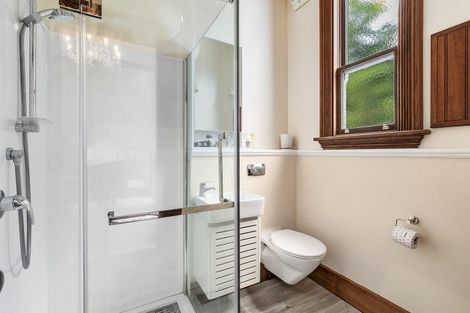 Photo of property in 320 Oriental Parade, Oriental Bay, Wellington, 6011