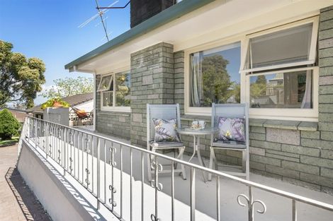 Photo of property in 115 Sunset Road, Totara Vale, Auckland, 0632