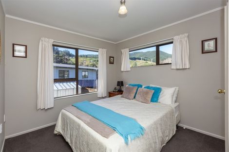 Photo of property in 12 Hookway Grove, Paraparaumu, 5032