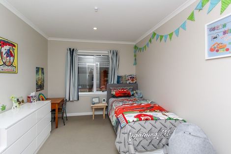 Photo of property in 61 Lismore Street, Merrilands, New Plymouth, 4312