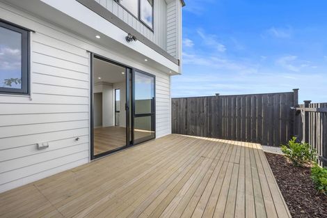 Photo of property in 8 Harikoa Way, Karaka, 2113