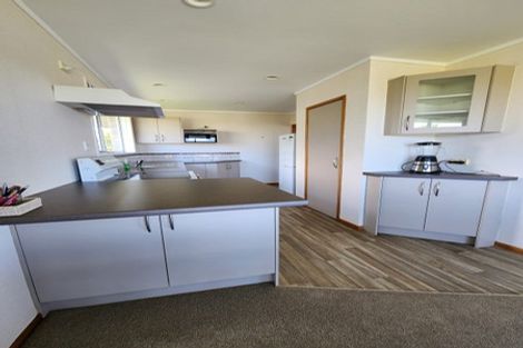 Photo of property in 4 Tower Hill, Stanmore Bay, Whangaparaoa, 0930