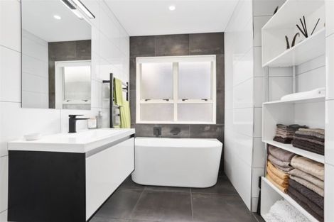 Photo of property in 5a Craig Road, Milford, Auckland, 0620