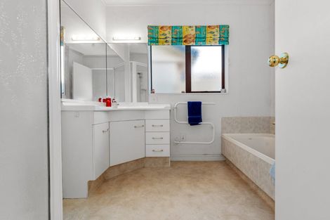 Photo of property in 333 Grenada Street, Papamoa Beach, Papamoa, 3118