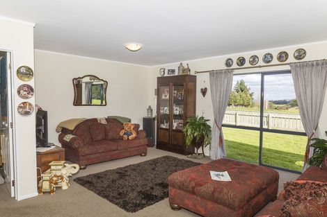 Photo of property in 268 Smith Road, Dannevirke, 4978