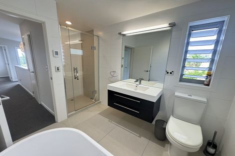 Photo of property in 2/6 Sandford Street, Campbells Bay, Auckland, 0630