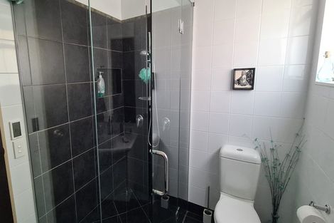 Photo of property in 9 La Lena Grove, Fitzherbert, Palmerston North, 4410