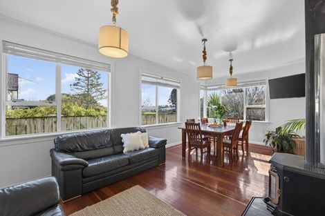 Photo of property in 14 Carthew Street, Okato, 4335