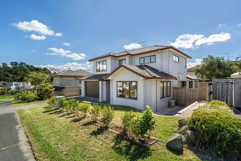 Photo of property in 17 Oak Bark Drive, Schnapper Rock, Auckland, 0632