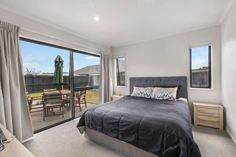 Photo of property in 31 Harbour Crest Drive, Waiuku, 2123