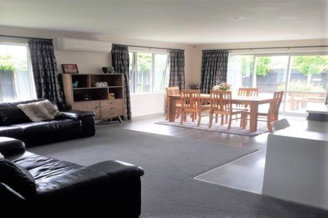 Photo of property in 8 Churchill Drive, Rangiora, 7400