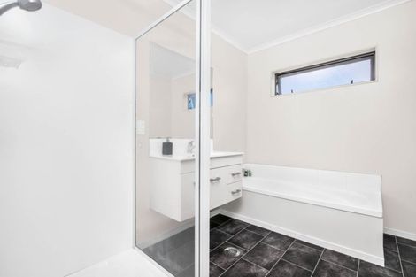 Photo of property in 30 Ipukarea Street, Weymouth, Auckland, 2103