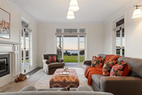 Photo of property in 203 Cape Rodney Road, Leigh, 0985