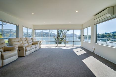 Photo of property in 40 Marine Parade, Macandrew Bay, Dunedin, 9014