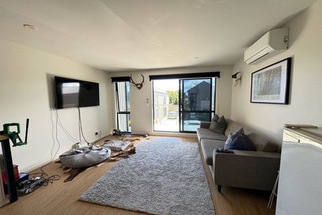 Photo of property in 18 Otaimako Place, Mangere, Auckland, 2022
