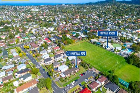 Photo of property in 3/16 Northall Road, New Lynn, Auckland, 0600