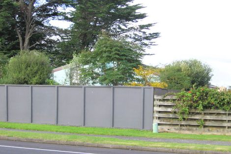 Photo of property in 43 Gosford Drive, Botany Downs, Auckland, 2010
