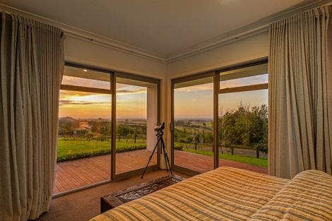 Photo of property in 12 Fleetwood Lane, Turitea, Palmerston North, 4472