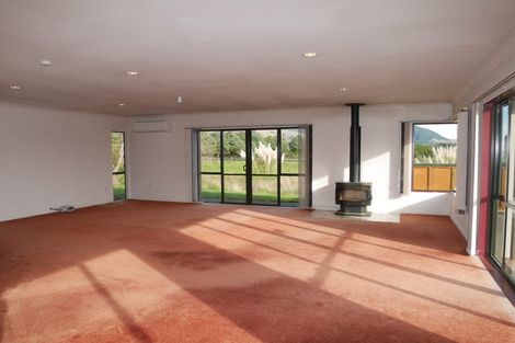 Photo of property in 12 Te Horo Beach Road, Te Horo, Otaki, 5581