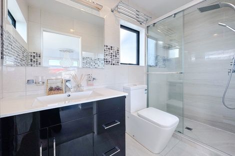 Photo of property in 7a Fairdene Avenue, Henderson, Auckland, 0610