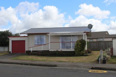 Photo of property in 8 Mccallum Street, Dannevirke, 4930