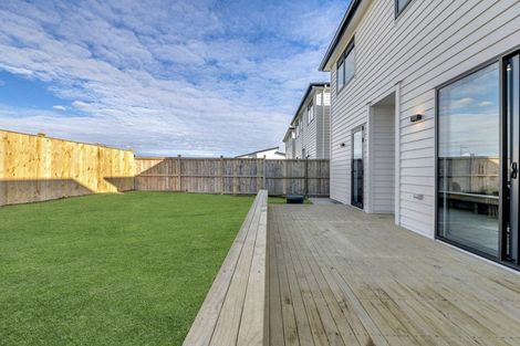 Photo of property in 7 Woven Place, Karaka, Papakura, 2113
