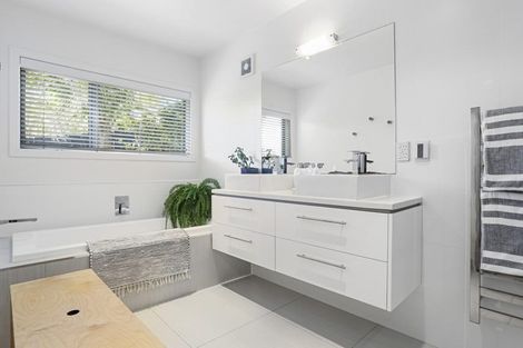 Photo of property in 3/40 Kowhai Road, Campbells Bay, Auckland, 0630