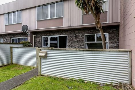 Photo of property in 2/57 Carrington Street, Lower Vogeltown, New Plymouth, 4310