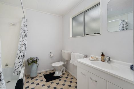 Photo of property in 18 Ngaire Street, Longburn, Palmerston North, 4412