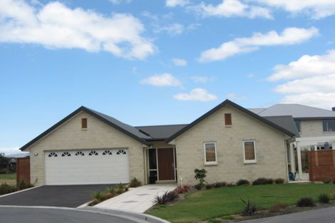 Photo of property in 6 Stoneleigh Green, Parklands, Christchurch, 8083