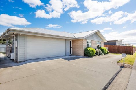 Photo of property in 15 Serenity Crescent, Kelvin Grove, Palmerston North, 4414