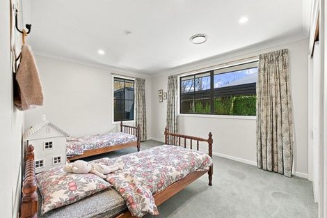 Photo of property in 40 Willowview Drive, Redwood, Christchurch, 8051
