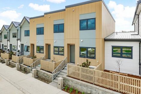 Photo of property in 39 Otuwairoa Esplanade, Opaheke, Papakura, 2113