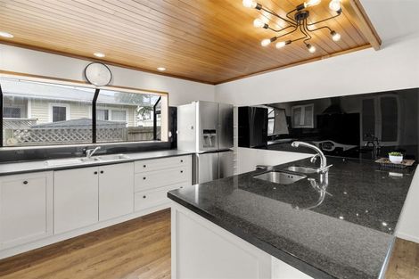 Photo of property in 1/9 Gloria Avenue, Te Atatu Peninsula, Auckland, 0610