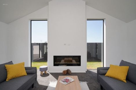 Photo of property in 16 Chatsworth Avenue, Rangiora, 7400