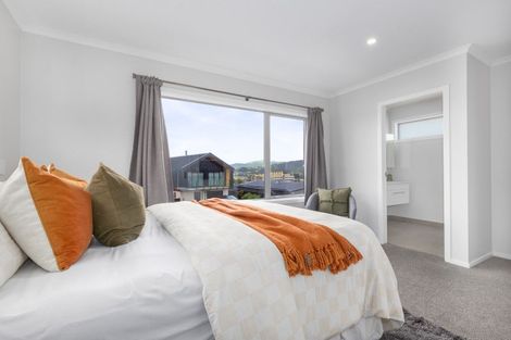 Photo of property in 60 Hokioi Drive, Kenepuru, Porirua, 5022