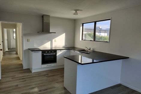 Photo of property in 2/14 Penion Drive, Flat Bush, Auckland, 2023