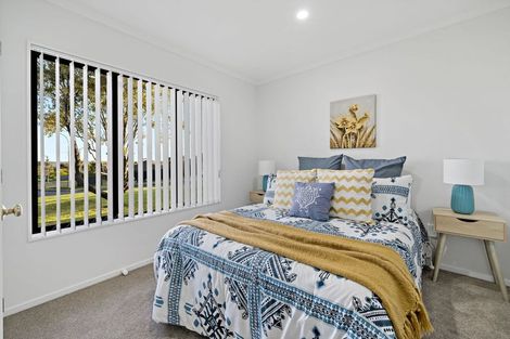 Photo of property in 10 Taatahi Street, Weymouth, Auckland, 2103